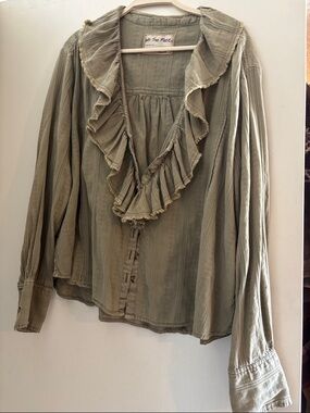 FREE PEOPLE BLOUSE✨🌲🌿